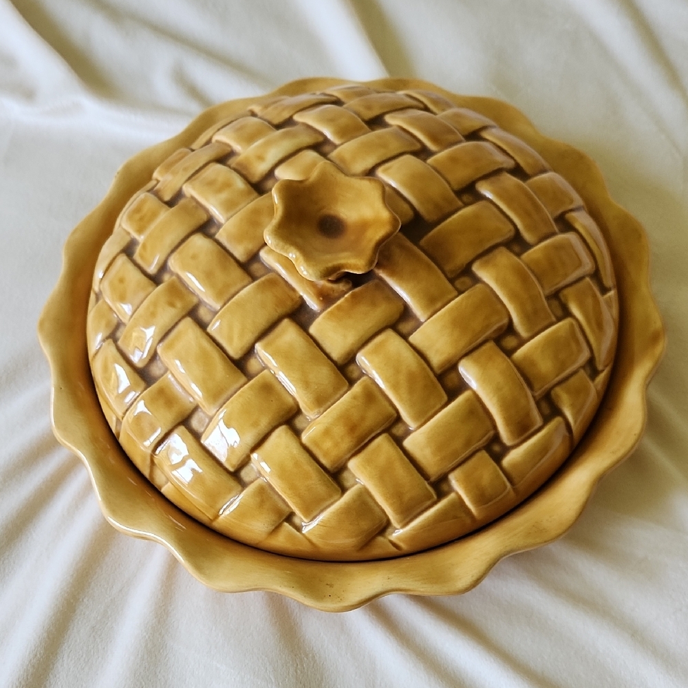 ✨️Vintage Ceramic Pie Dish with Lid